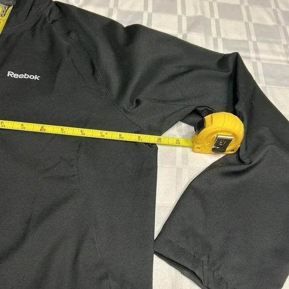 REEBOK. Jacket,men Med,vented,lightweight, activewear EC,  made in Vietnam - Picture 10 of 13